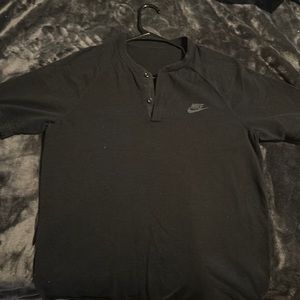 Nike short sleeve Shirt Black with button up Size Large 9.5/10 Condition